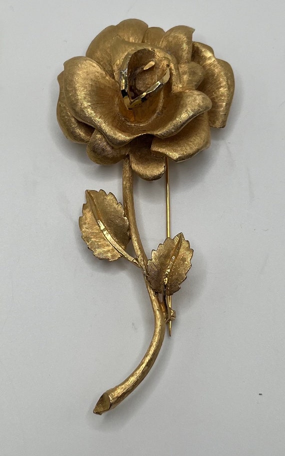 Flower Brooch / Pin, Gold Tone, Costume / Vintage