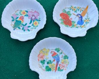 Vintage Birds Porcelain Scallop Shell Shape Trinket Dish Scalloped dishes (3)