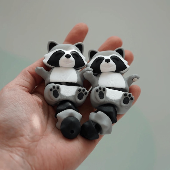 Cute Flexi Raccoon Magnetic Hand-holding Keychain Companion | 3D