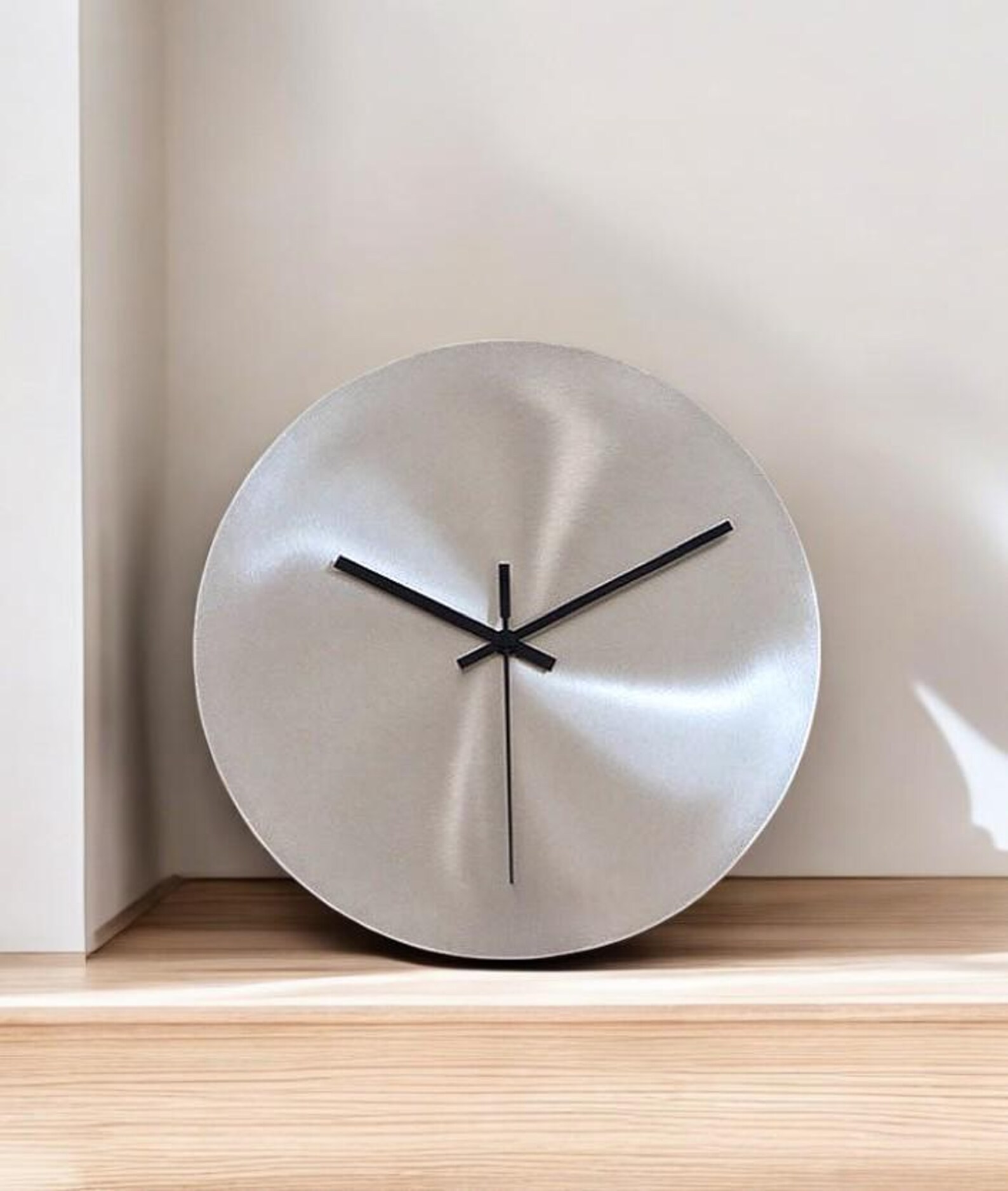 Number Less Clock Pattern Minimal Metallic Wall Clock, Modern Numberless Clock for Living Room ...