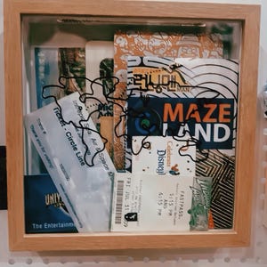 Weltkarte Ticket Memory Box Rahmen, benutzerdefinierter Ticketsammler Rahmen, personalisiertes Geschenk für Paare, Weltkarte Travel Ticket Stub Display Box