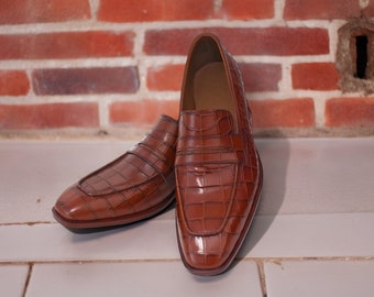 Step up Your Style with Exquisite Leather Crocodile Patterned Loafer Shoes | Shop Now