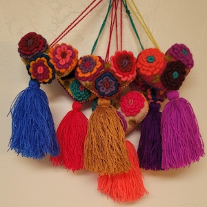 Borlas de corazón mexicano vibrantes - Bordado hecho a mano / Pompones / Lindo regalo / Día de San Valentín