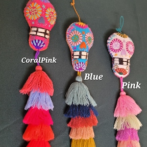 Borlas de corazón mexicano vibrantes - Bordado hecho a mano - Colores brillantes - Colores pastel