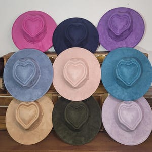 Einzigartiger Herzkronen-Fedora - Wildleder-Herzhut, herzförmiger Hut, Cowboy-Herzhut, Damen-Herzkronenhut, einzigartiger Fedora, Bachelorette