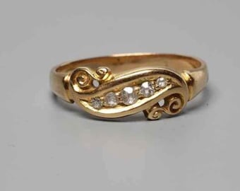 Very Stylish Late Victorian Diamond Ring with Rose Cut Stones