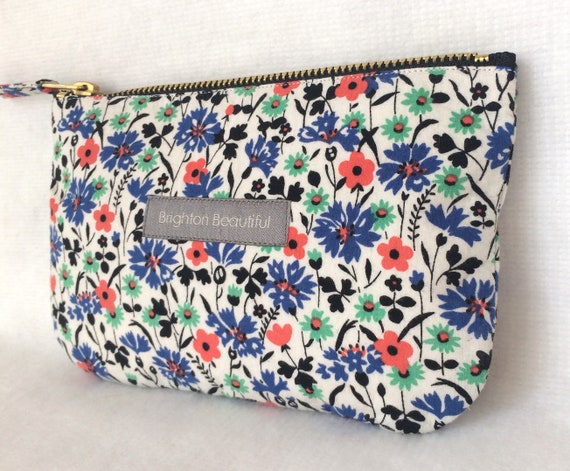 zip up purse