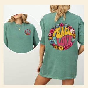 Wildblumen Friedenszeichen T-Shirt, Comfort Farben T-Shirt, Hippie Blumen Shirt, Boho Blumen Top, Naturliebhaber GeschenkBoho Ästhetik, gemütliche Frühlingskleidung