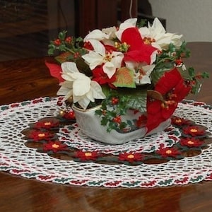 Yuletide Treasures to Crochet  Pattern Book