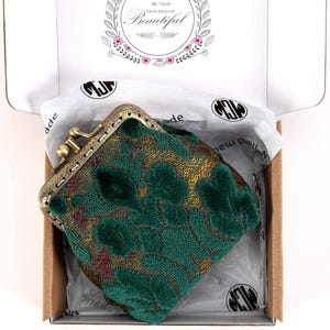 Monedero de alfombra cosido a mano - Monedero vintage con doble cierre de beso - Bolso tipo sobre con cierre de bola - Regalo para ella - Bolsa lista para regalar - Terciopelo verde jade