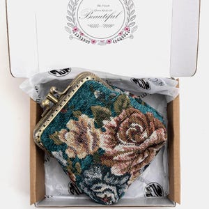 Monedero de alfombra cosido a mano - Monedero vintage con doble cierre de beso - Bolso tipo sobre con cierre de bola - Regalo para ella - Listo para regalar - Floral verde azulado