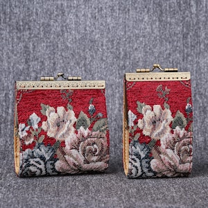 Cartera con 11 y 17 ranuras para tarjetas, billetera de alfombra cosida a mano, bolsa de identificación vintage con cierre de beso, tarjetero con cierre, regalo para ella, lista para regalar, floral rojo