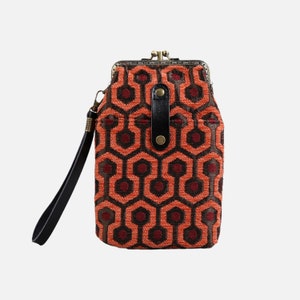 Étui pour téléphone en tapis cousu main, porte-passeport, sac pour téléphone vintage à double cadenas avec cadenas, pochette pour téléphone de voyage vintage, hôtel Overlook « The Shining »