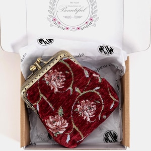 Monedero de alfombra cosido a mano - Monedero vintage con doble cierre de beso - Bolso tipo sobre con cierre de bola - Regalo para ella - Listo para regalar - Rosa trepadora roja