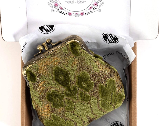 Handsewn Carpet Coin Purse-Vintage Double Kiss Lock Wallet-Ball Snap Clasp Pouch Bag-Gift for Her-Ready to Gift-Velvet Fern Green