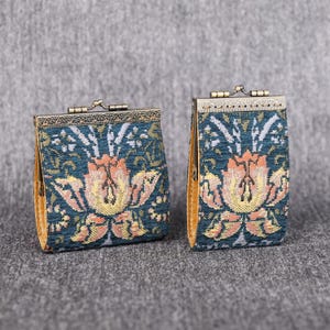Cartera con 11 y 17 ranuras para tarjetas, billetera de alfombra cosida a mano, bolsa de identificación vintage con cierre de beso, tarjetero con cierre, regalo para ella, William Morris Strawberry Thief