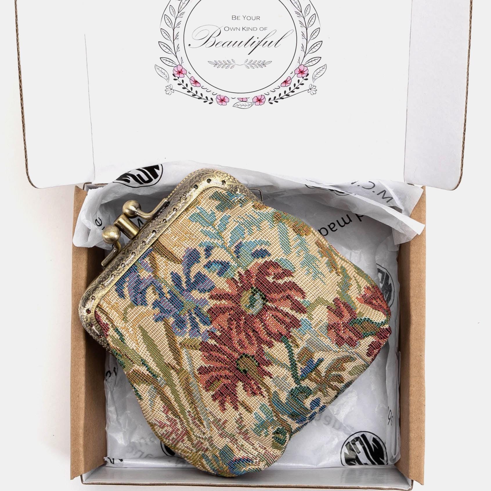 手縫いカーペットコインケース - ヴィンテージダブルキスロックウォレット - ボールスナップ留めポーチバッグ - 女性へのギフト - そのままギフト  - スプリングバレー - Etsy 日本