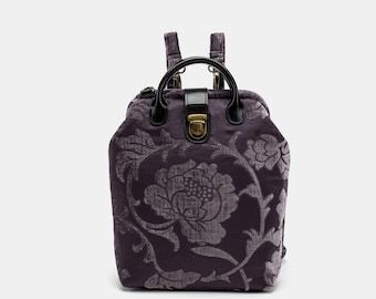 Tapijt alledaagse rugzak Leren minimalistische rugzak Veelzijdige schoudertas Vintage tas Slimme opbergers Bloemenbrokaat Paars