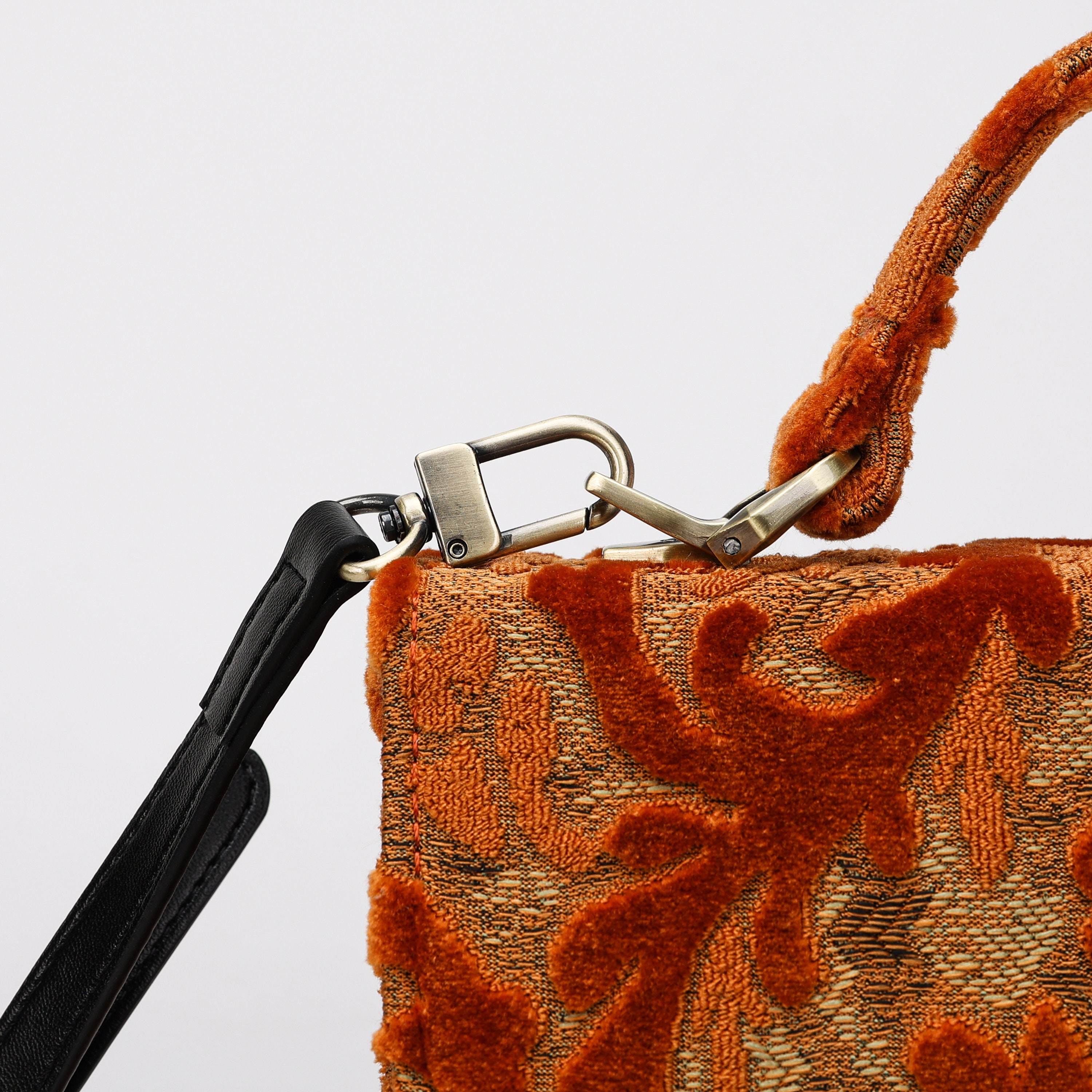 Sac Bandoulière Fait Main En Coton Brodé - Motif Roue De L'éternité