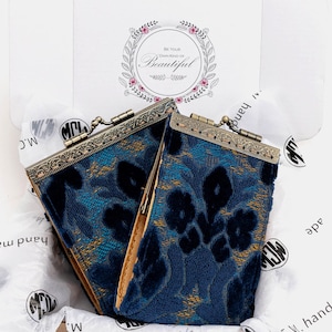 Cartera con 11 y 17 ranuras para tarjetas, billetera de alfombra cosida a mano, bolsa de identificación vintage con cierre de beso, tarjetero con cierre, regalo para ella, lista para regalar, azul marino aterciopelado
