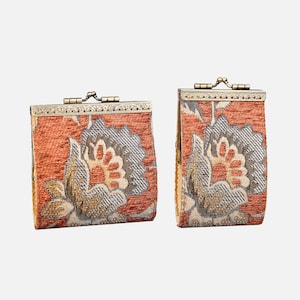 Cartera con 11 y 17 ranuras para tarjetas - Cartera de alfombra cosida a mano - Estuche vintage para identificación con cierre de beso - Tarjetero con cierre - Regalo para ella - Diseño floral de cachemira naranja
