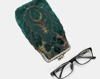 Handsewn Carpet Eyeglasses Case-Vintage Double Kiss Lock Sunglasses Bag-Vintage Sunglasses Pouch-Travel Sunglasses Bag-Velvet Jade Green