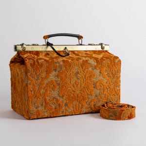 Gladstone Bag-Carpet Doctor Bag-Sac de week-end victorien-Sac à bandoulière avec cadre-Genevieve Burnout Velvet Orange