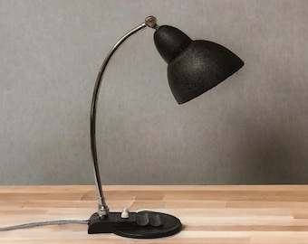 Lampa biurkowa D.R.P., Bauhaus lata 30. XX wieku