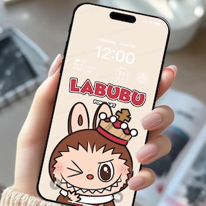 Regal Labubu Crown iPhone Wallpaper | Zabawny cyfrowy ekran blokady Wink | Urocze tło telefonu z Androidem inspirowane Pop-Martem | Natychmiastowe pobieranie