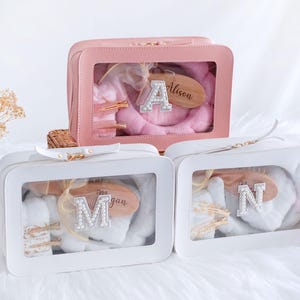 Personalisierte Brautjungfer Geschenke, Junggesellinnenabschied Geschenktasche, Care Paket mit Make-up Tasche, Teen Girl Slumber Party Favor, Muttertagsgeschenk