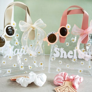 Blumenmädchen Vorschlag Geschenktüte mit Namen, benutzerdefinierte Gänseblümchen-Tasche für Blumenmädchen, personalisierte transparente Geschenktüte mit Band, Blumenmädchen-Sonnenbrille