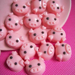 Pig Soap Strawberry Set - Animal Soap, Mini Pig Soap, Farm Soap, Strawberry Soap, Soap Favors, Kids Soap, Mini Soaps, Children Gift, Barn