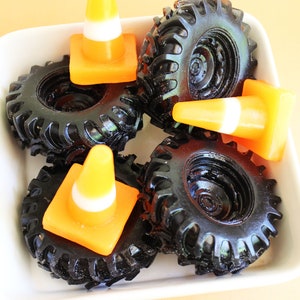 Construction Soap Set - Soap Favors, Cars Party, Mudding Soap, Boys Soap, Tractor Party, Kids Soap, Monster Truck, Constuction Soap Favors