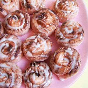 Mini Cinnamon Roll Soaps - Cinnamon Bun Soap, Food Soap, Baby Shower Soap Favors, Soap Favors, Dessert Soap, Bun in the Oven Soap, Fake Food