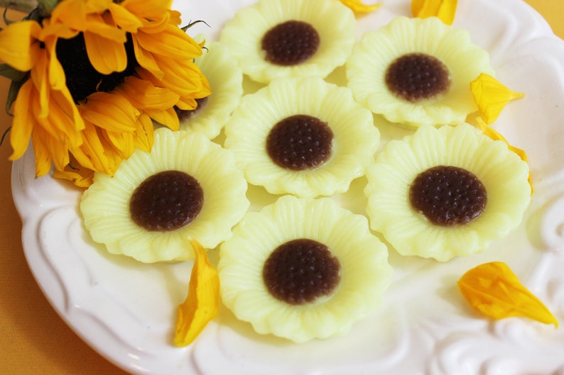 Sunflower Soap Set Flower Soap, Floral Soap, Wedding Favors, Bridal Shower, Soap Favors, Party Favors, Housewarming Gift, Flower Girl, Fun image 5