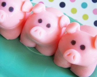 Pig Soap - Farm Soap, Soap Favors, Kids Soap, Animal Soap, Children Bath, Cute Soap, Piggy Soap, Barn Soap, Wilbur Soap, Strawberry Soap