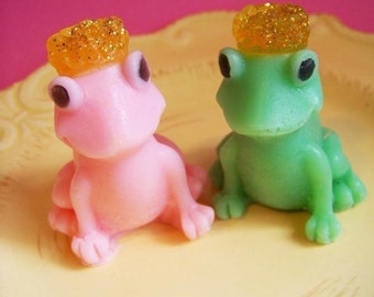 Frog Soap Prince and Princess Set - Soap Favors, Kids Soap, Cucumber Melon Soap, Animal Soap, Kids Bath, Soap Favor, Wedding Favors, Queen