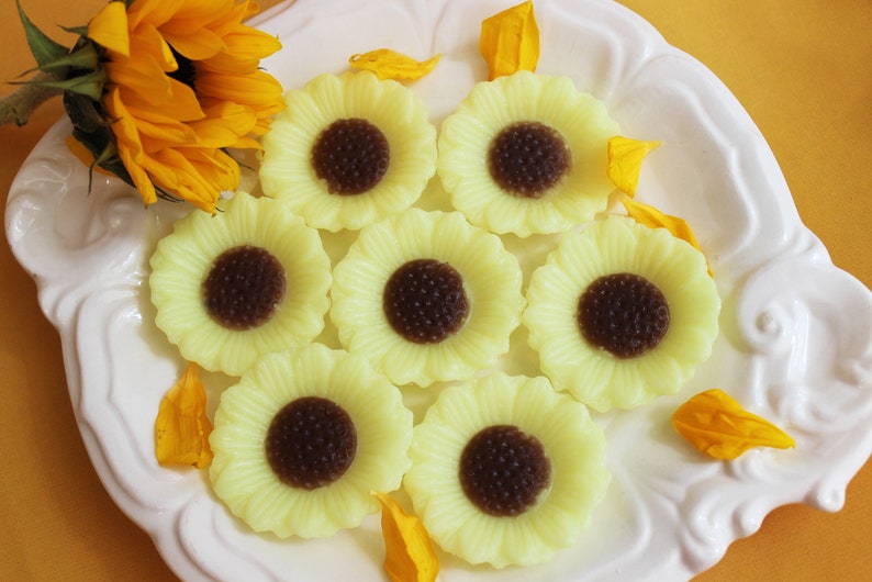 Sunflower Soap Set Flower Soap, Floral Soap, Wedding Favors, Bridal Shower, Soap Favors, Party Favors, Housewarming Gift, Flower Girl, Fun image 1