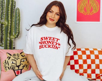 SWEET HONEY BUCKIIN&#39; shirt - Unisex garment-dyed heavyweight t-shirt