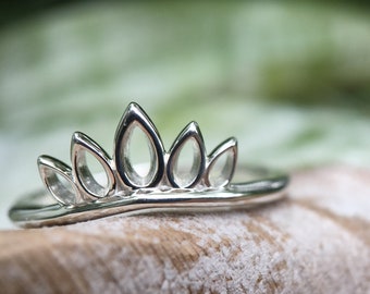 Vintage Sculptural Crown Ring: Recycled Sterling Silver