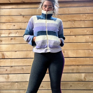 Sudadera vintage de polar con cremallera y rayas de los años 60 y 70 para mujer, talla pequeña o mediana