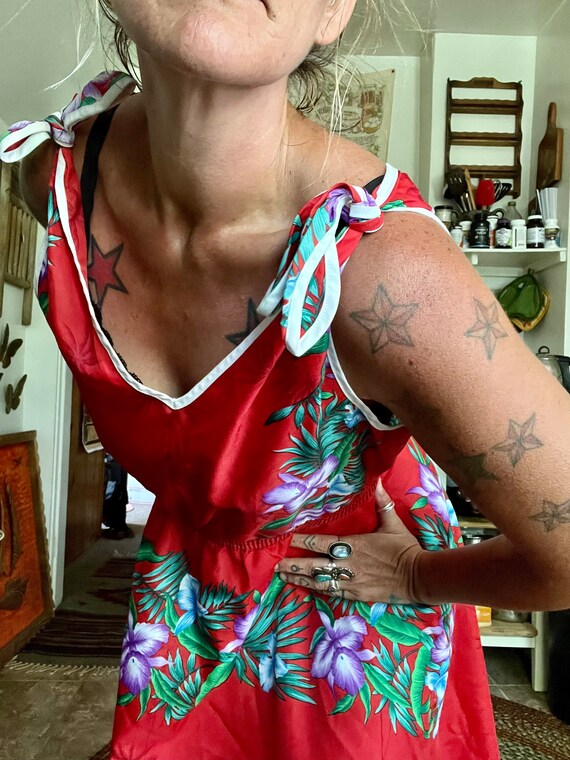 1980’s vintage Helena’s Hawaiian floral sundress … - image 2