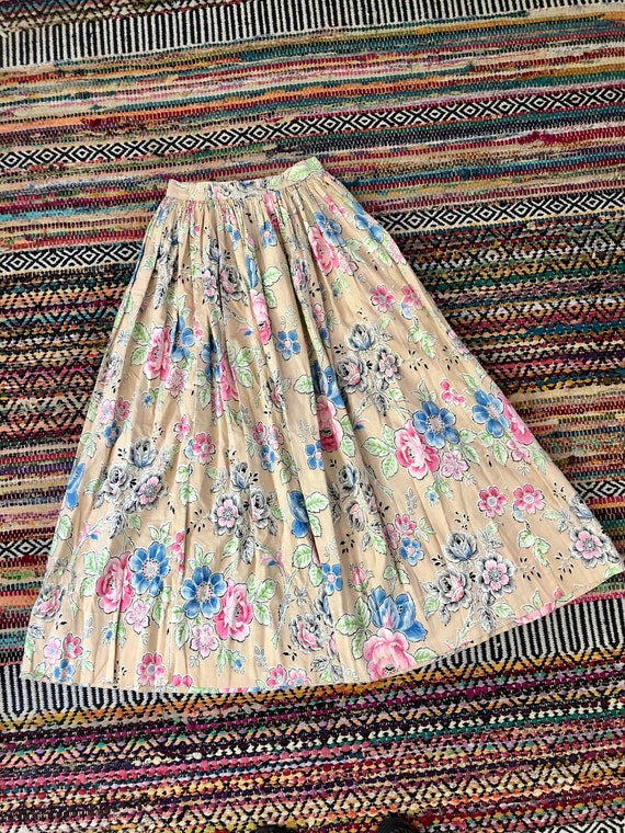 Handmade 1970’s vintage floral pleated skirt wome… - image 1