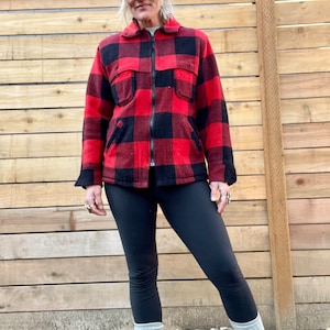 1970’s vintage red and black lumberjack style wool blend zip up jacket womens or mens size medium