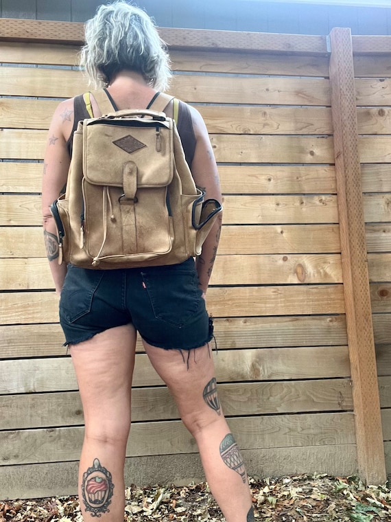 1980’s/90’s vintage tan leather backpack accessori