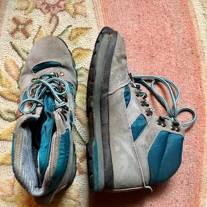 1980’s vintage Raichle brand hiking/walking/street boots womens size 9-9.5