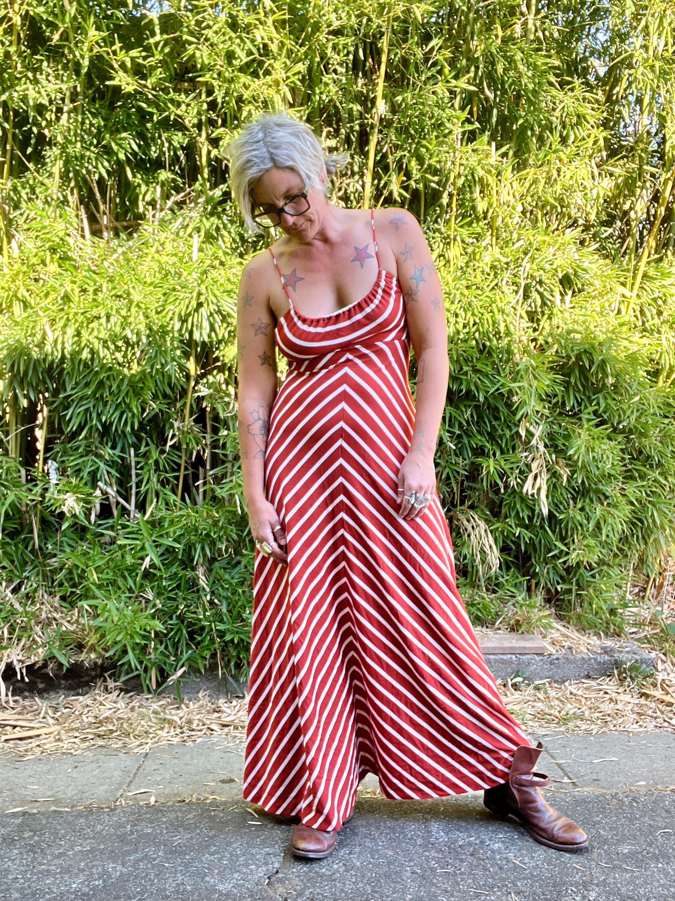 1970s disco dress 1970's Fashion Trends For Fall Unique Vintage or retro nights Vintage 1970s Black Gold Halter