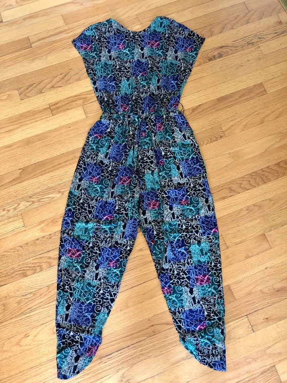 Super cute vintage 1980’s women’s jumpsuit. Size m