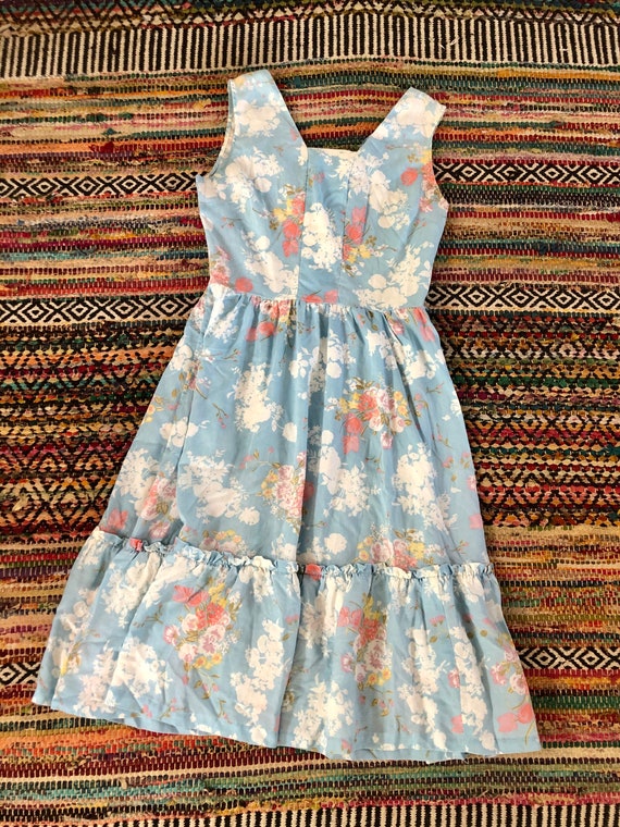 Beautiful vintage 1980’s does 50’s paper thin flor
