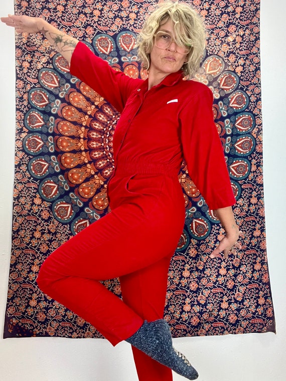 Amazing! 1980’s vintage Dreams cherry red corduroy